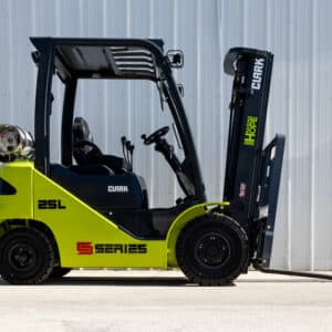 CLARK S25 IC Forklift | 5,000 LB Capacity