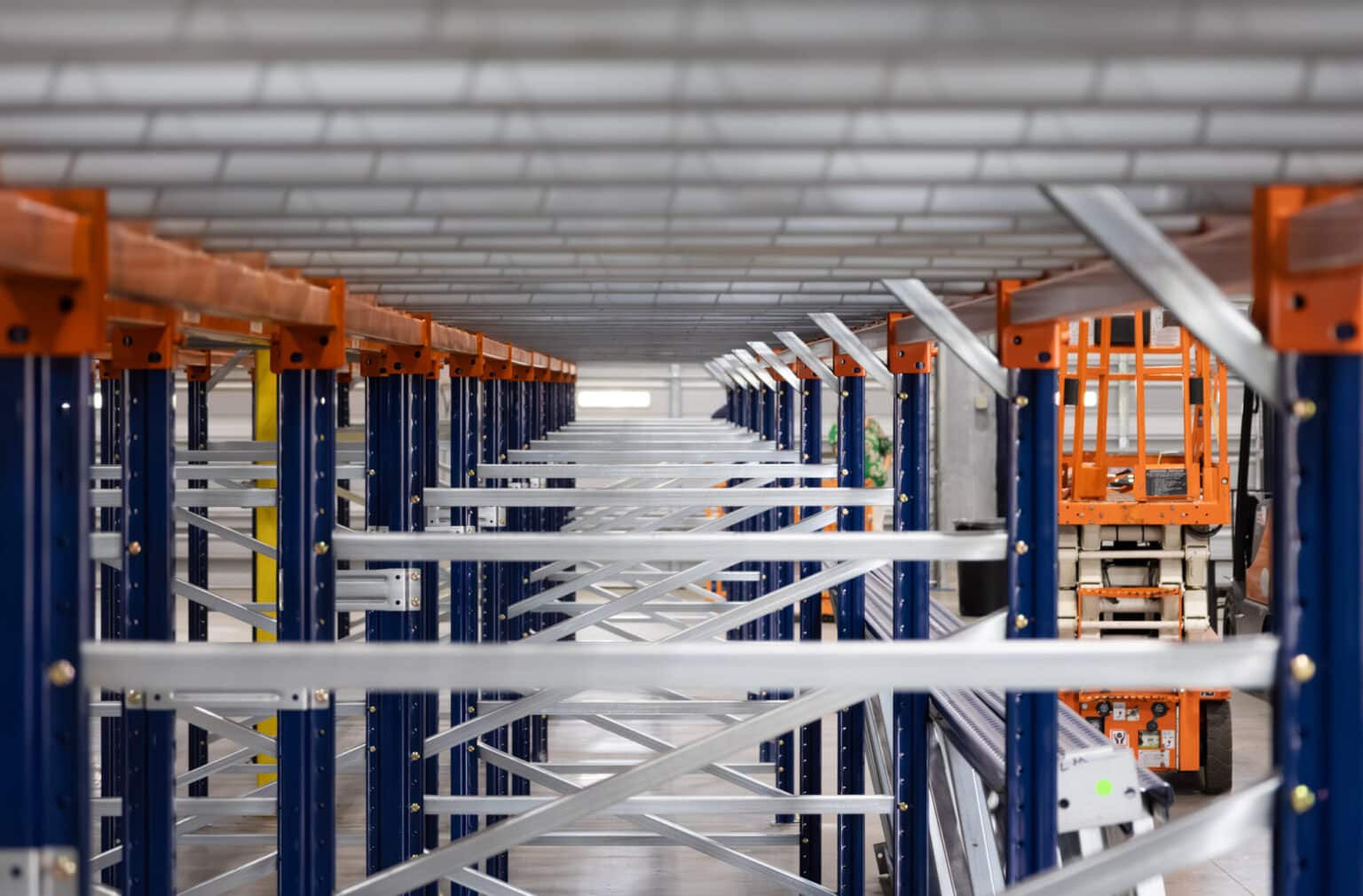 Retractable Pallet Racking Teardrop Pallet Rack - Mid Florida Material Handling